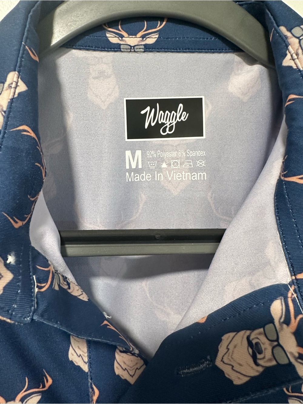 Waggle Golf ⛳️ Navy Polo with Light Tan Deer-Head Print - Picture 2 of 2